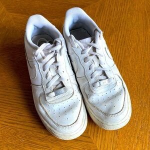 Nike Air Force 1 LE
Big Kids' Shoes